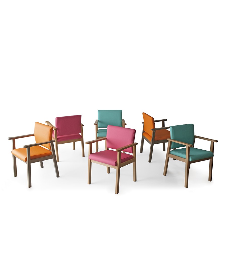 sillas respaldo bajo varios colores y finalizados maderas
